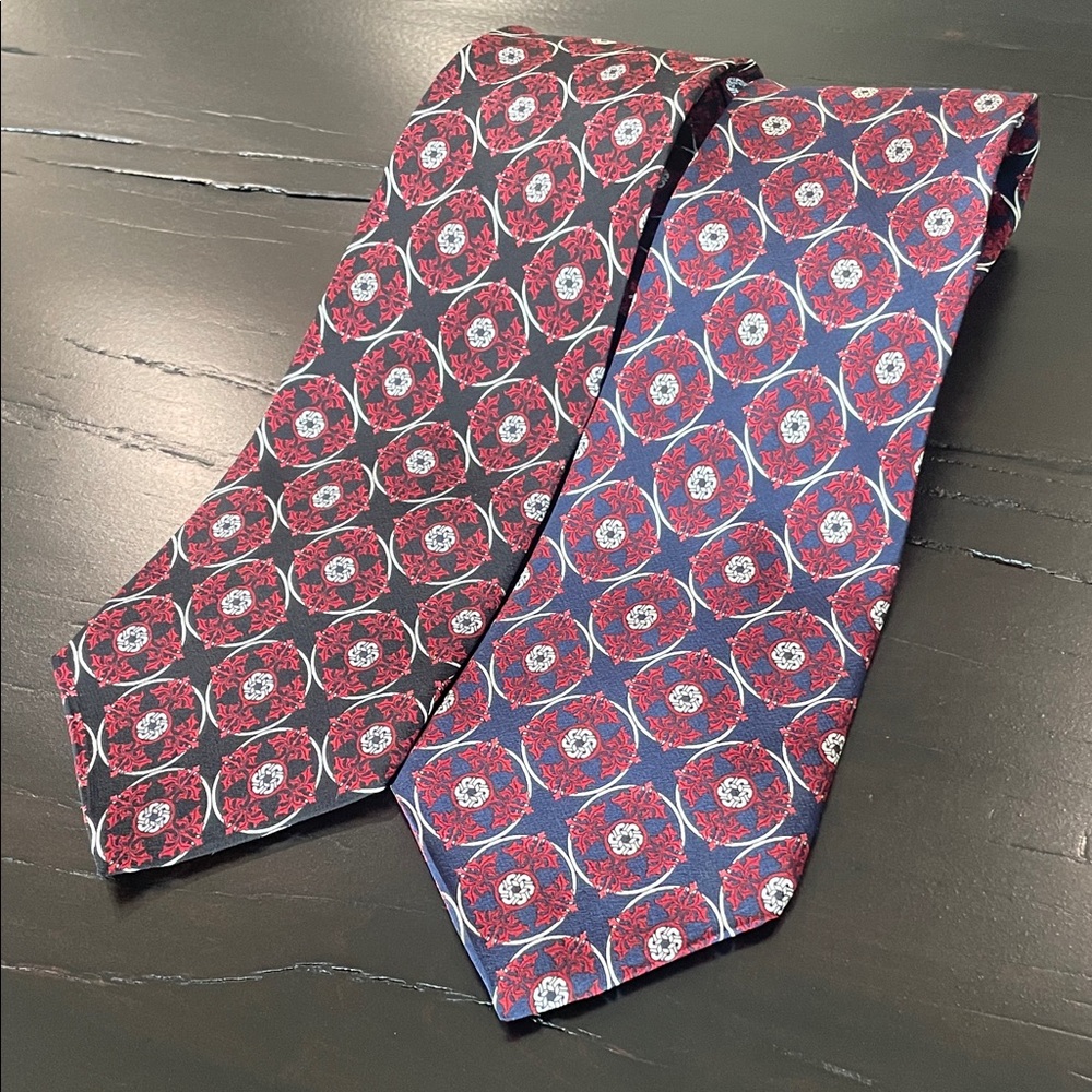 Dior Men's Blue and Red Floral Medallion Silk Tie